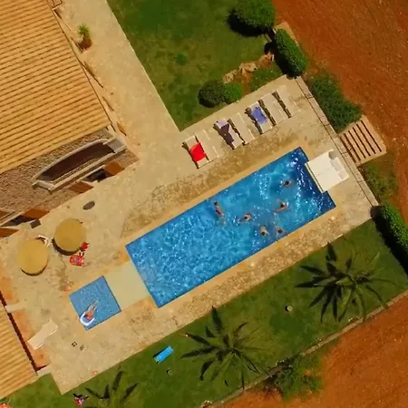 Majestaetische Mit Pool In S'horta Cala D'Or