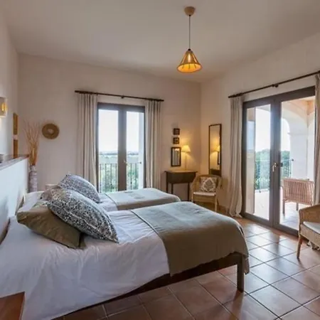 Dom wakacyjny Majestaetische Mit Pool In S'horta Cala D'Or